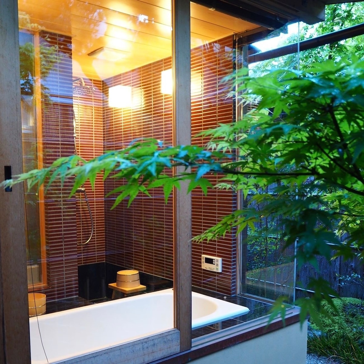 Traditional Kyoto townhouse with Japanese garden