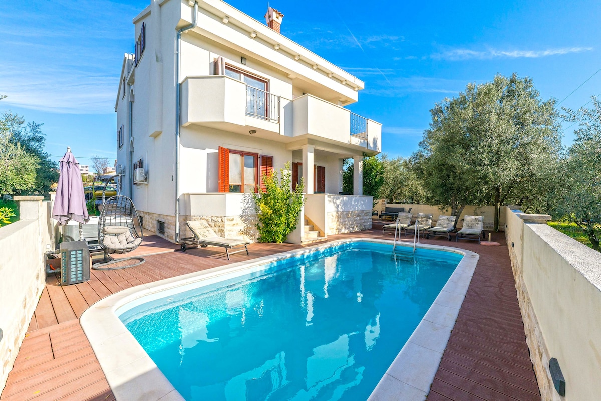 Five bedroom villa with private pool "Slavica"