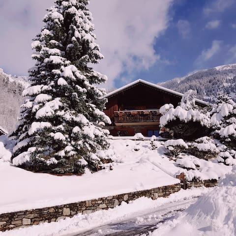 尚帕尼恩瓦努瓦兹(Champagny-en-Vanoise)的民宿