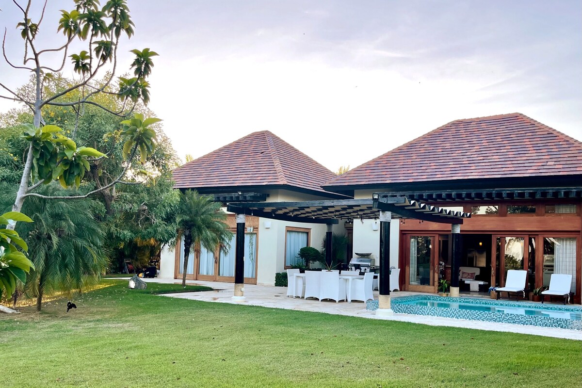 Tropical villa, private garden and pool