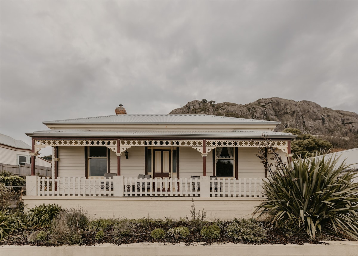 Abbey 's Spa Cottage