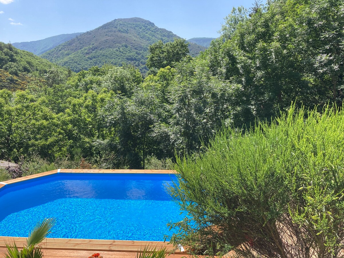 Villa en pleine nature avec piscine et jacuzzi