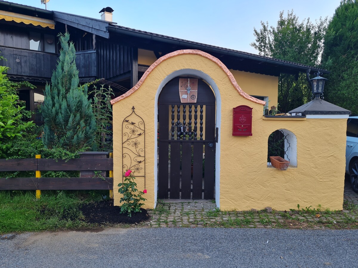 梦幻、安静的家庭住宅，靠近高山