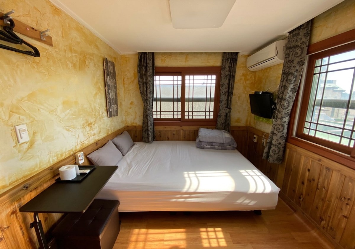 双人客房-505 ，带屋顶休息室，您可以在那里欣赏美丽的Seogwipo Seogwipo