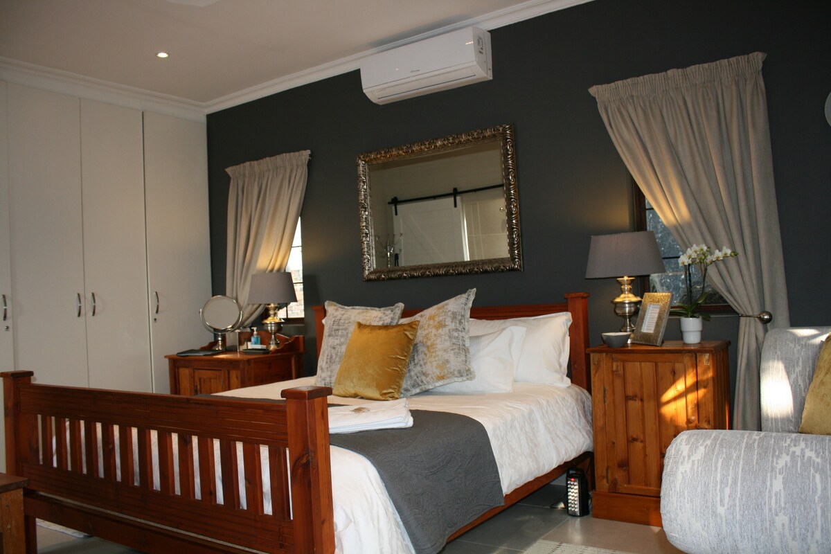 Klipkoppie Cottage - Loerie Executive Suite