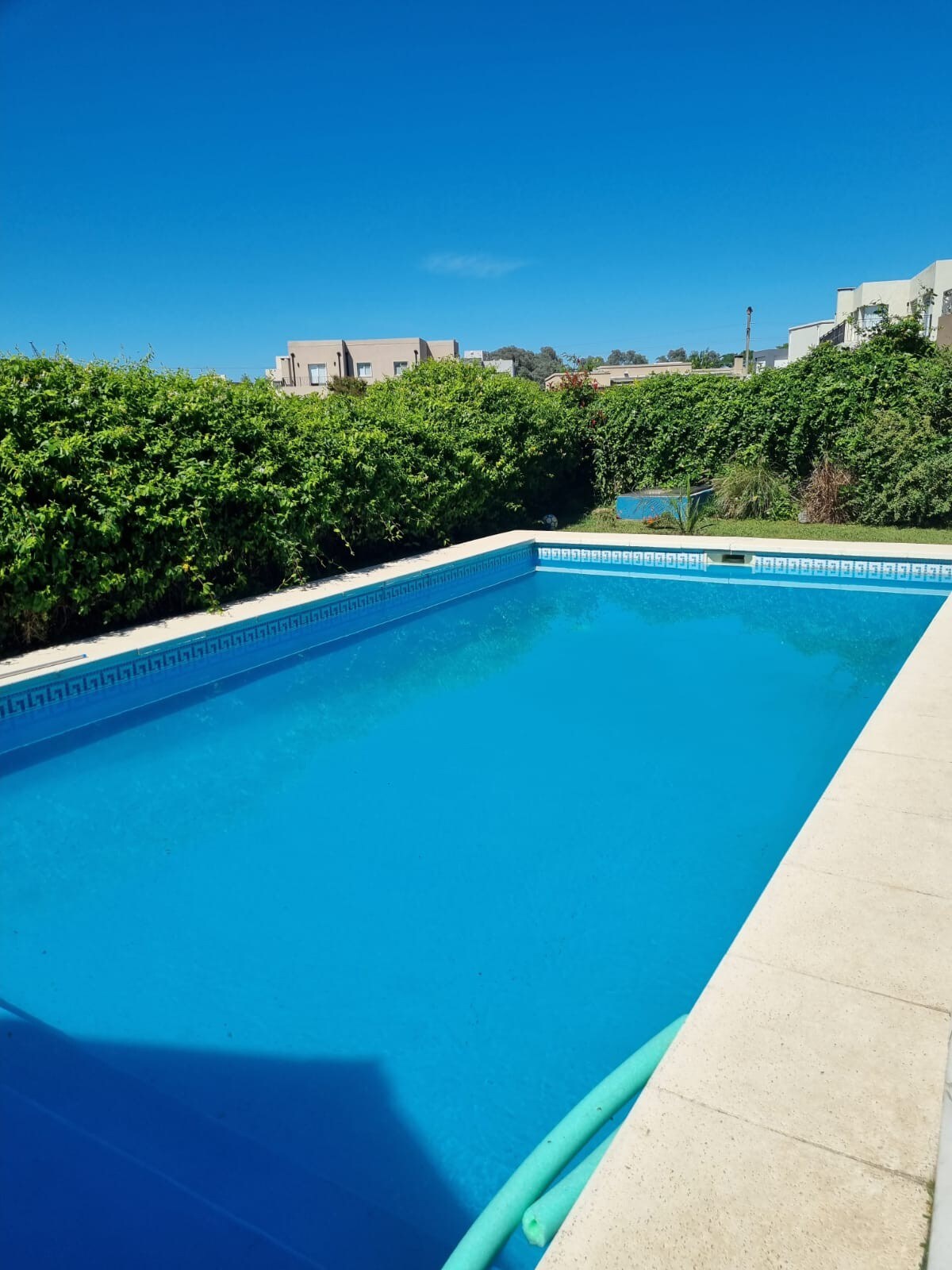 Casa en alquiler en Haras Santa Maria con piscina