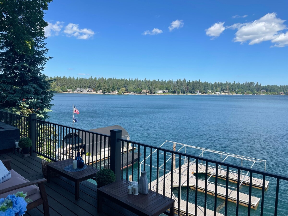 Magnificent Hayden Lake Waterfront-Prime location