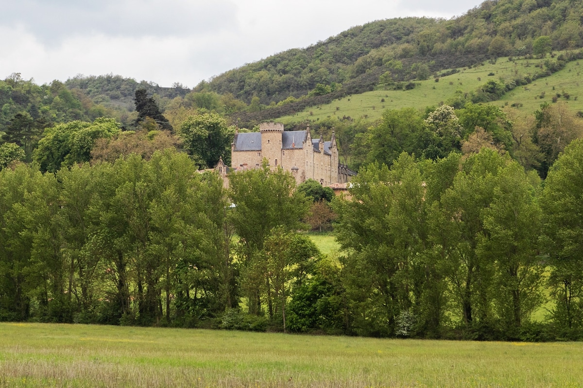 Château de Laumière 14IV世纪South Aveyron