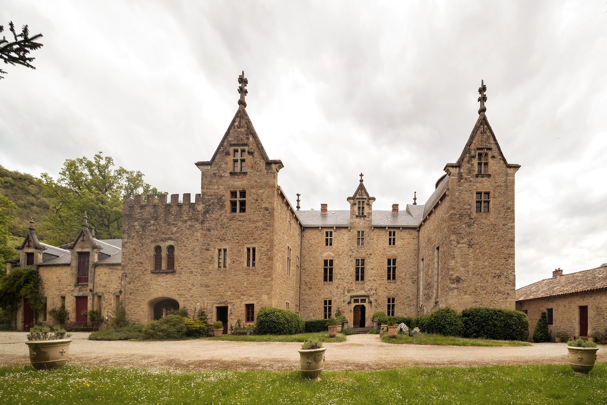 Château de Laumière 14IV世纪South Aveyron