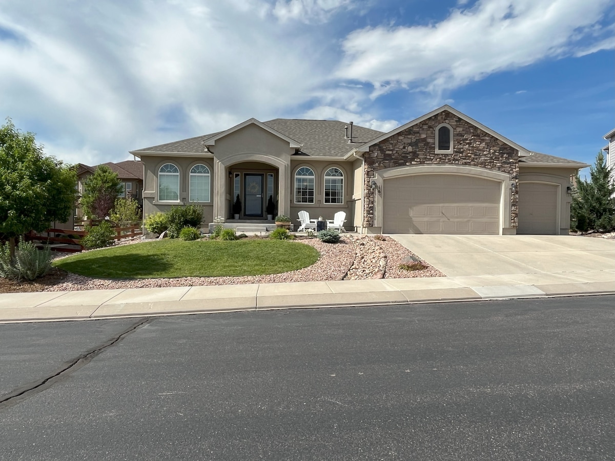 Beautiful Home - Close to the Air Force Academy!