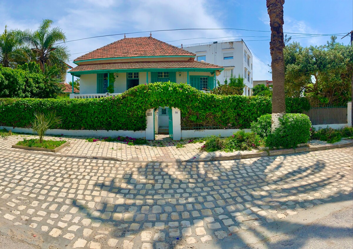 Bel appartement à Villa en bord de mer avec jardin