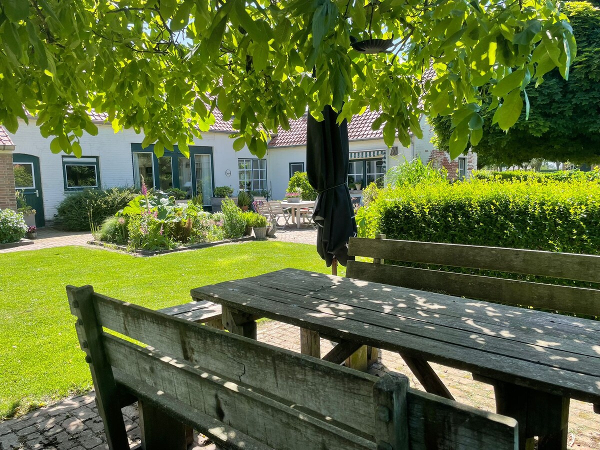 Mooie woonboerderij in de Zeeuwse polder.