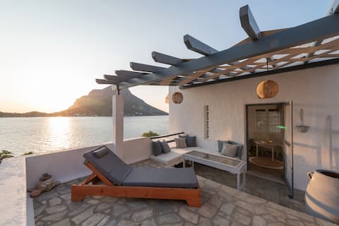 Menory Luxury Suites-Villa Athina