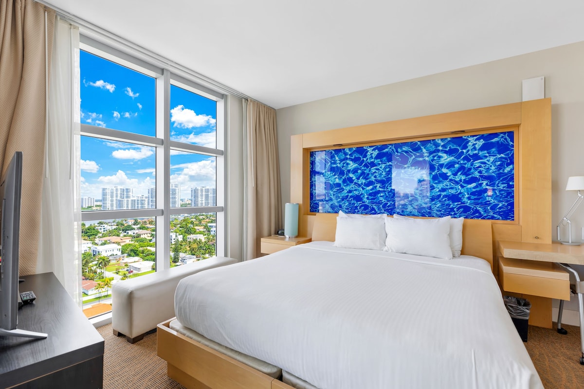Oceanfront Condo with Resort Services 23rd floor