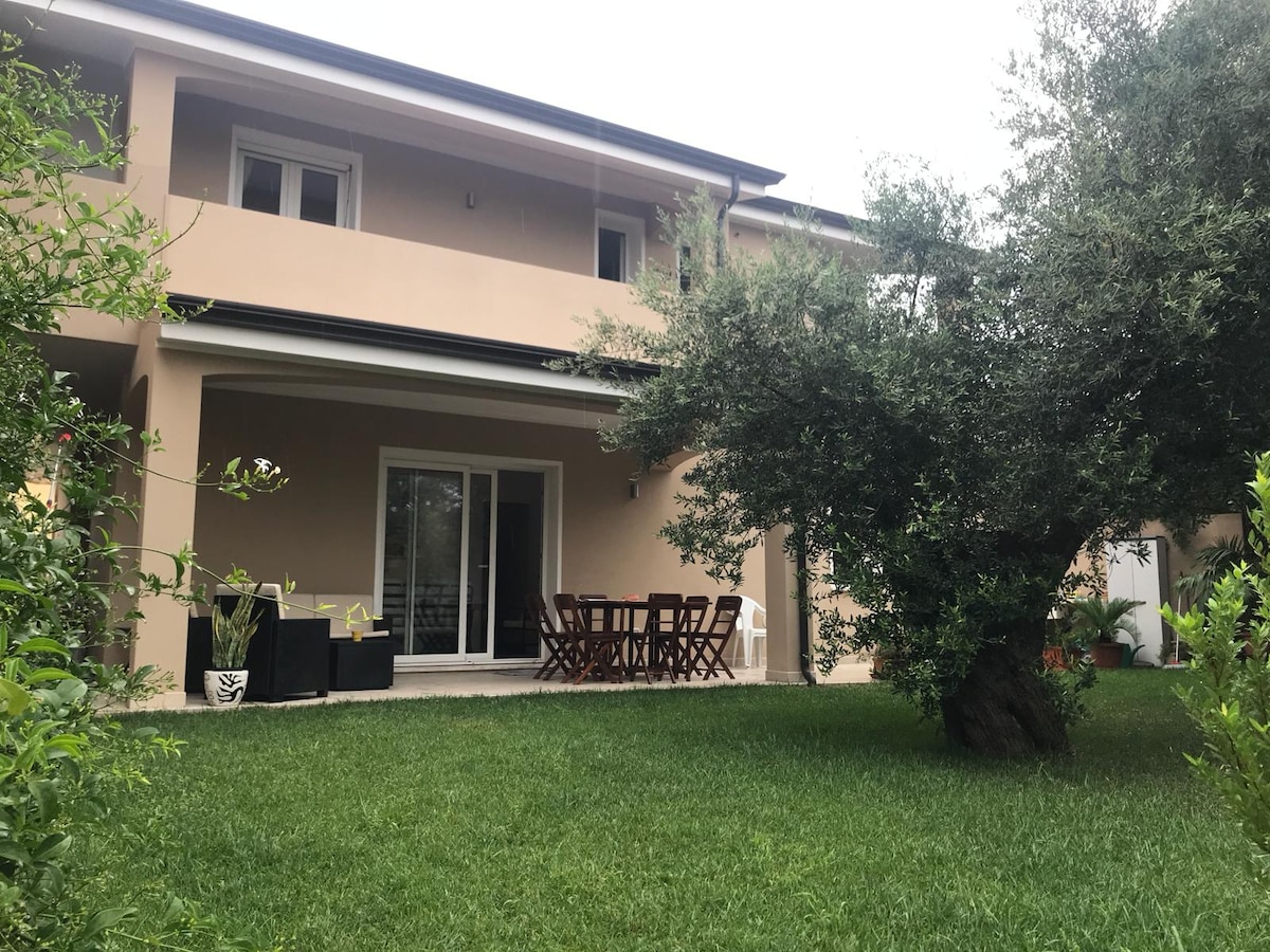 Casa vacanze L’Ulivo a 7 k da Porto Pino IUN P7485