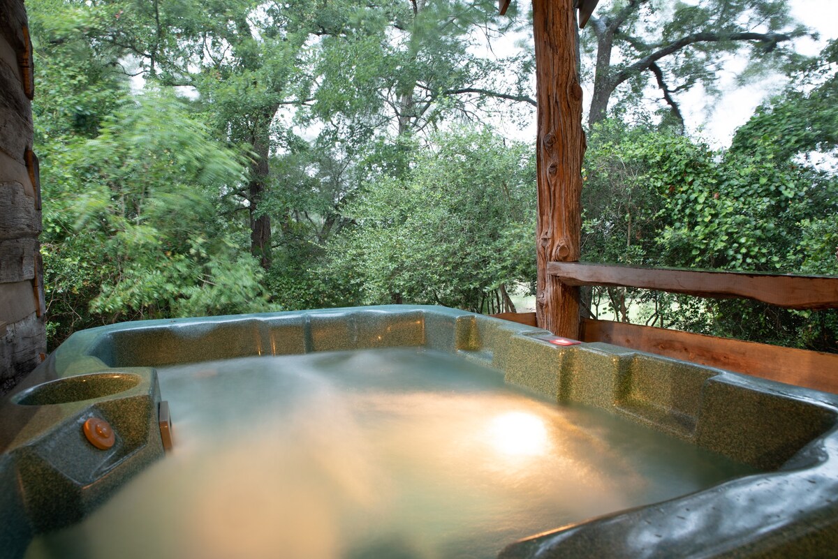 带热水浴缸的Spa Vista @ Scenic Hill Retreat