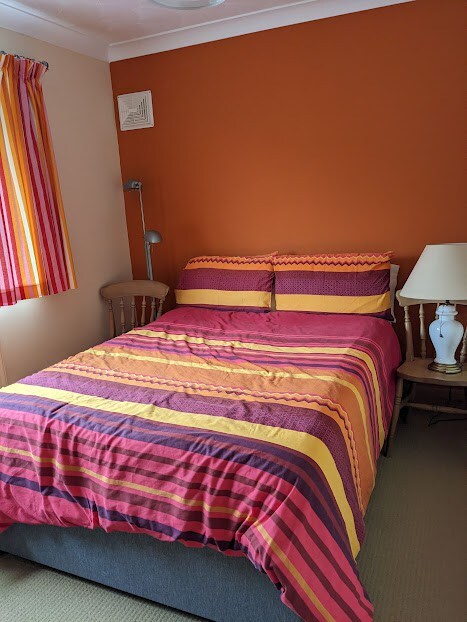 橙色房间-双人床/悬崖顶乡村小屋-早餐