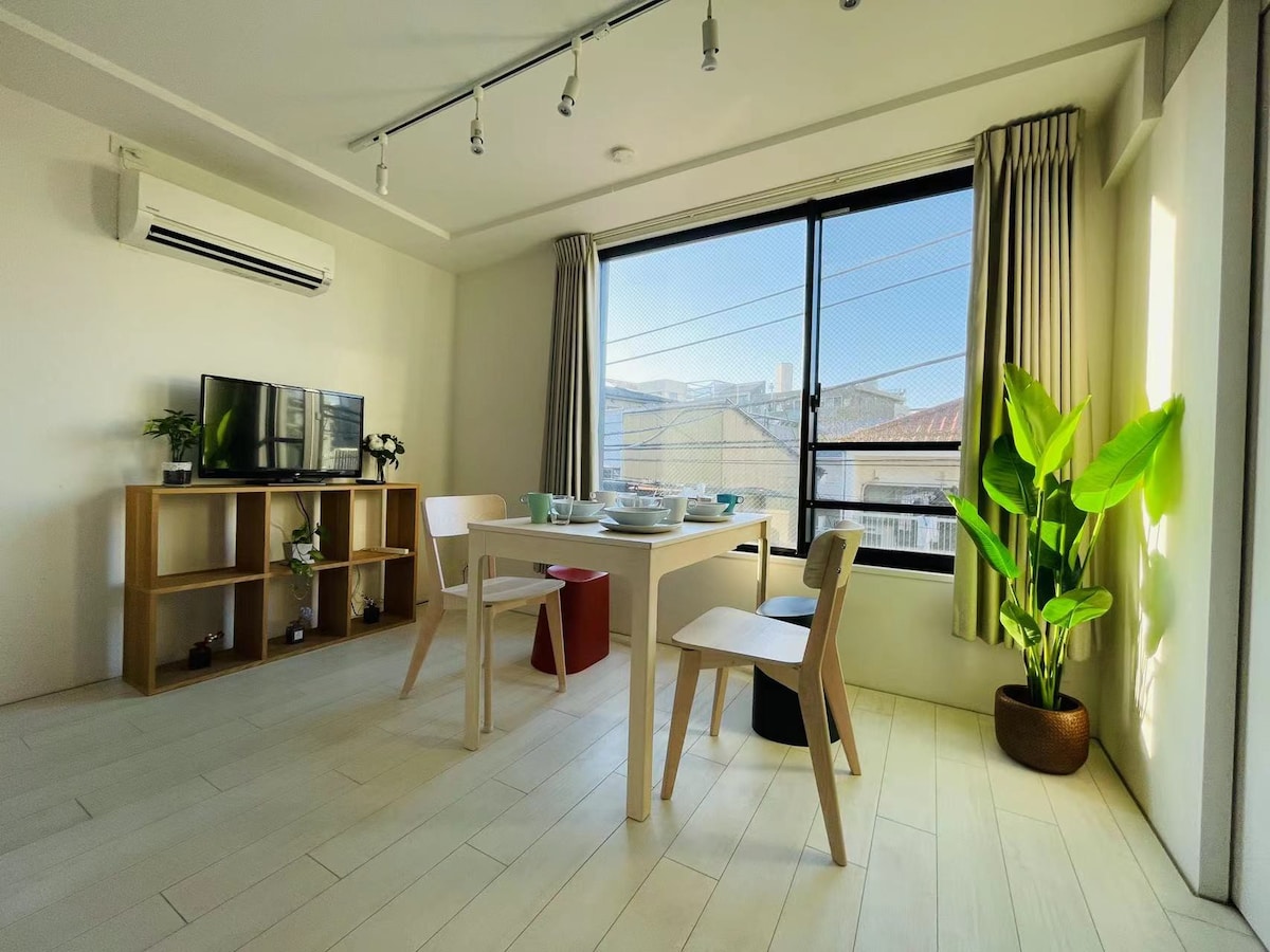 LA303- Designers Suites, Shinjuku