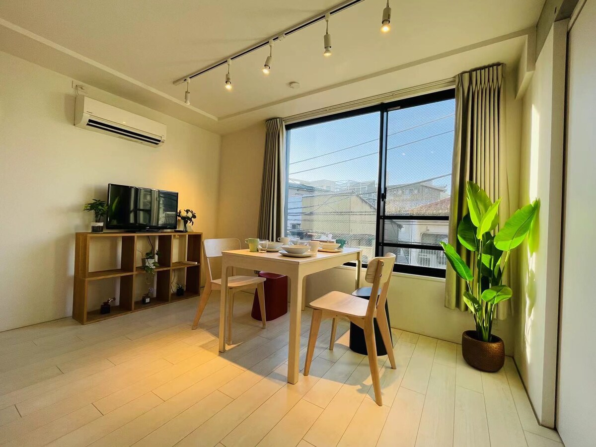 LA303- Designers Suites, Shinjuku
