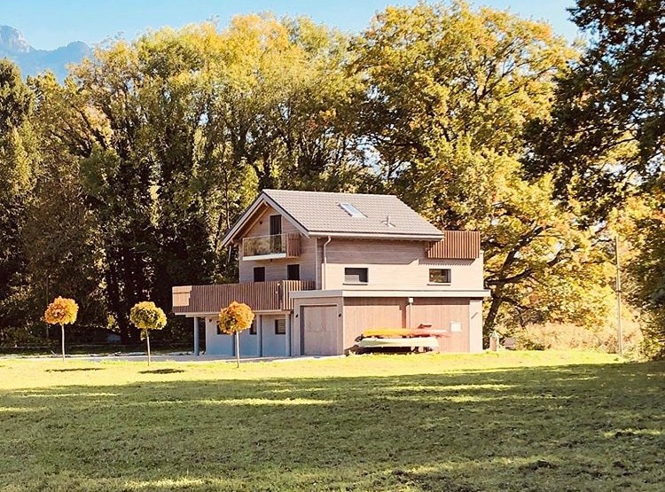 「瑞士湖畔小屋」毗邻日内瓦湖泊