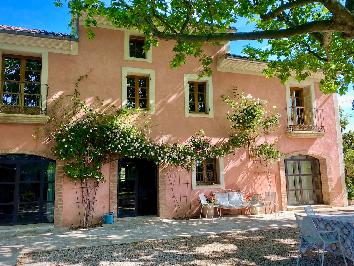 位于普罗旺斯（ Provence ）中心-法国农舍（ French FarmHouse ）