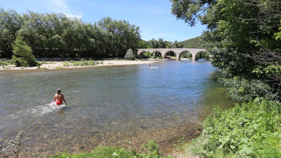 永恒的Grand Gîte-Gard (30)河流2分钟路程