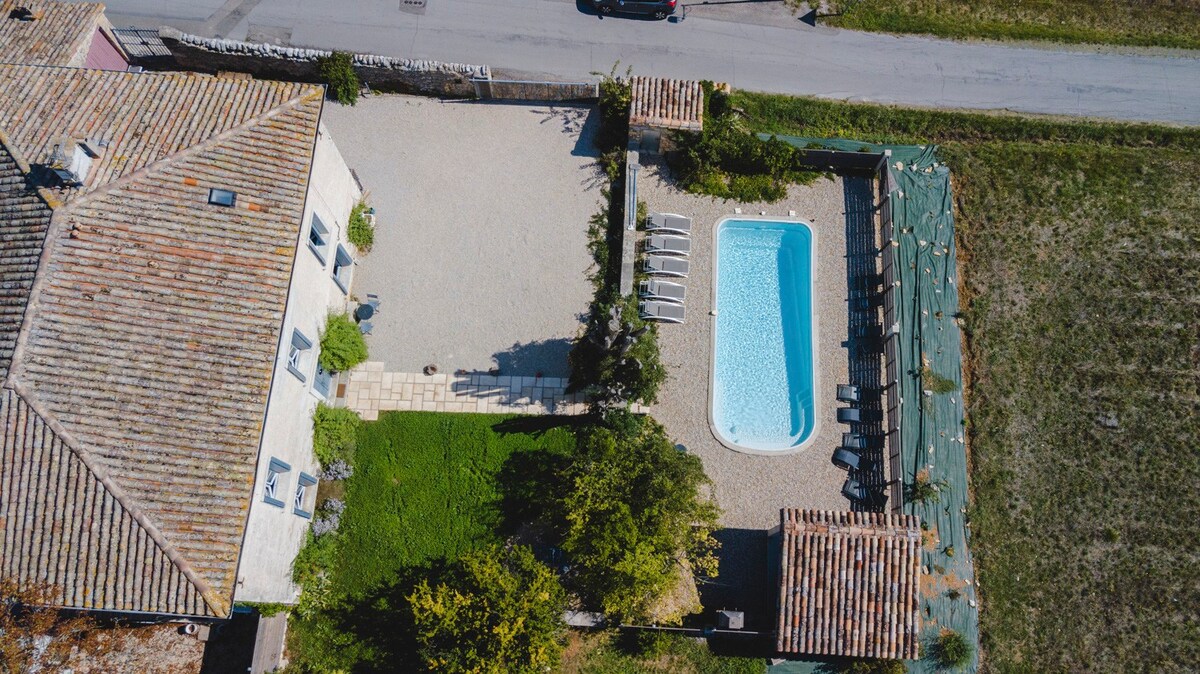 Les Vignaux ，正宗房屋，带私人游泳池