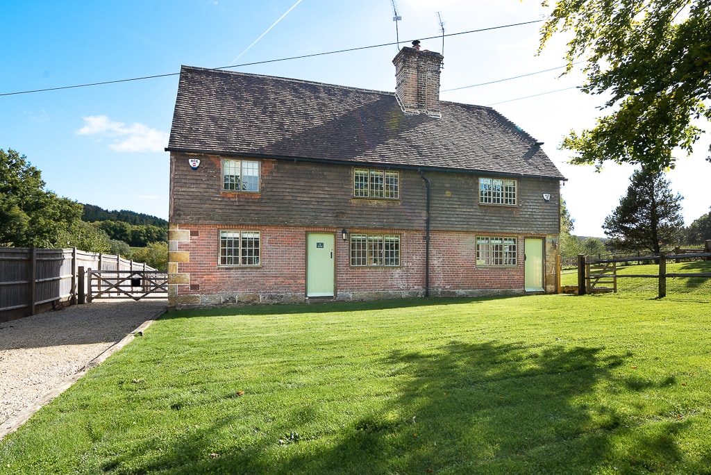 阿什当森林（ Ashdown Forest ）边缘舒适历史悠久的小屋