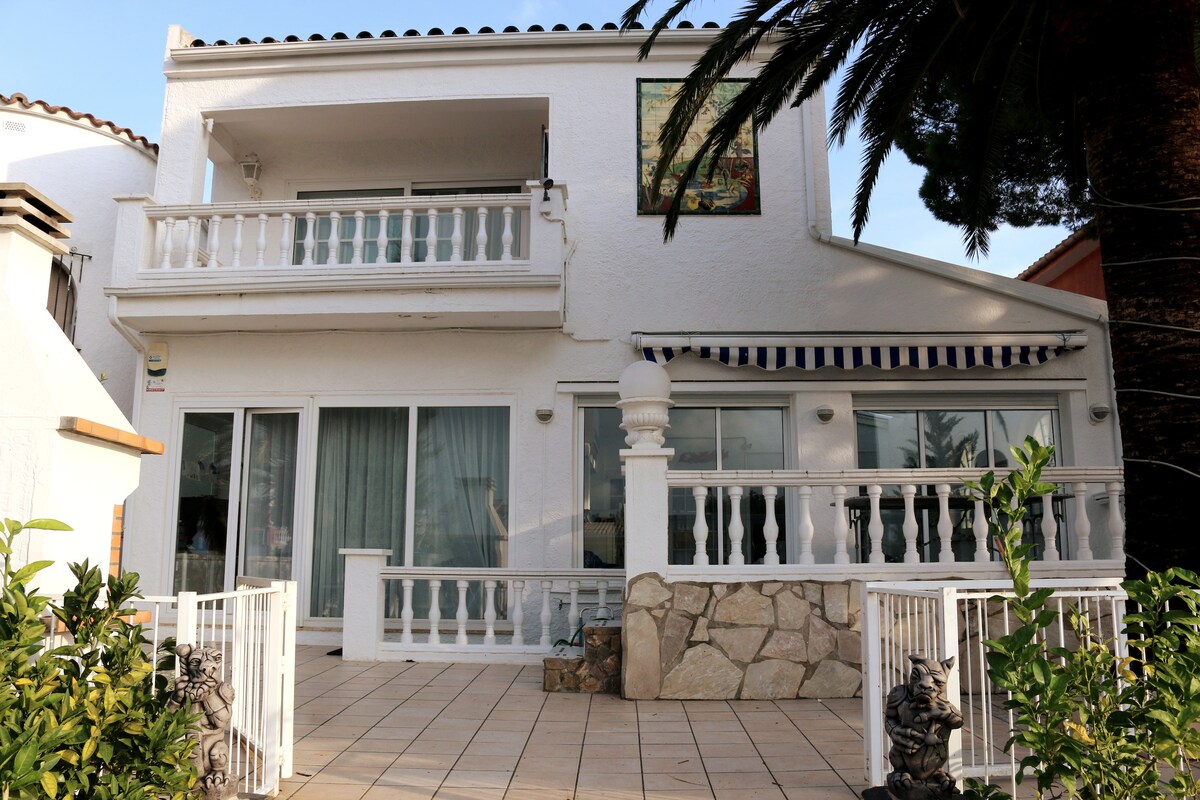 Villa Requesens en can