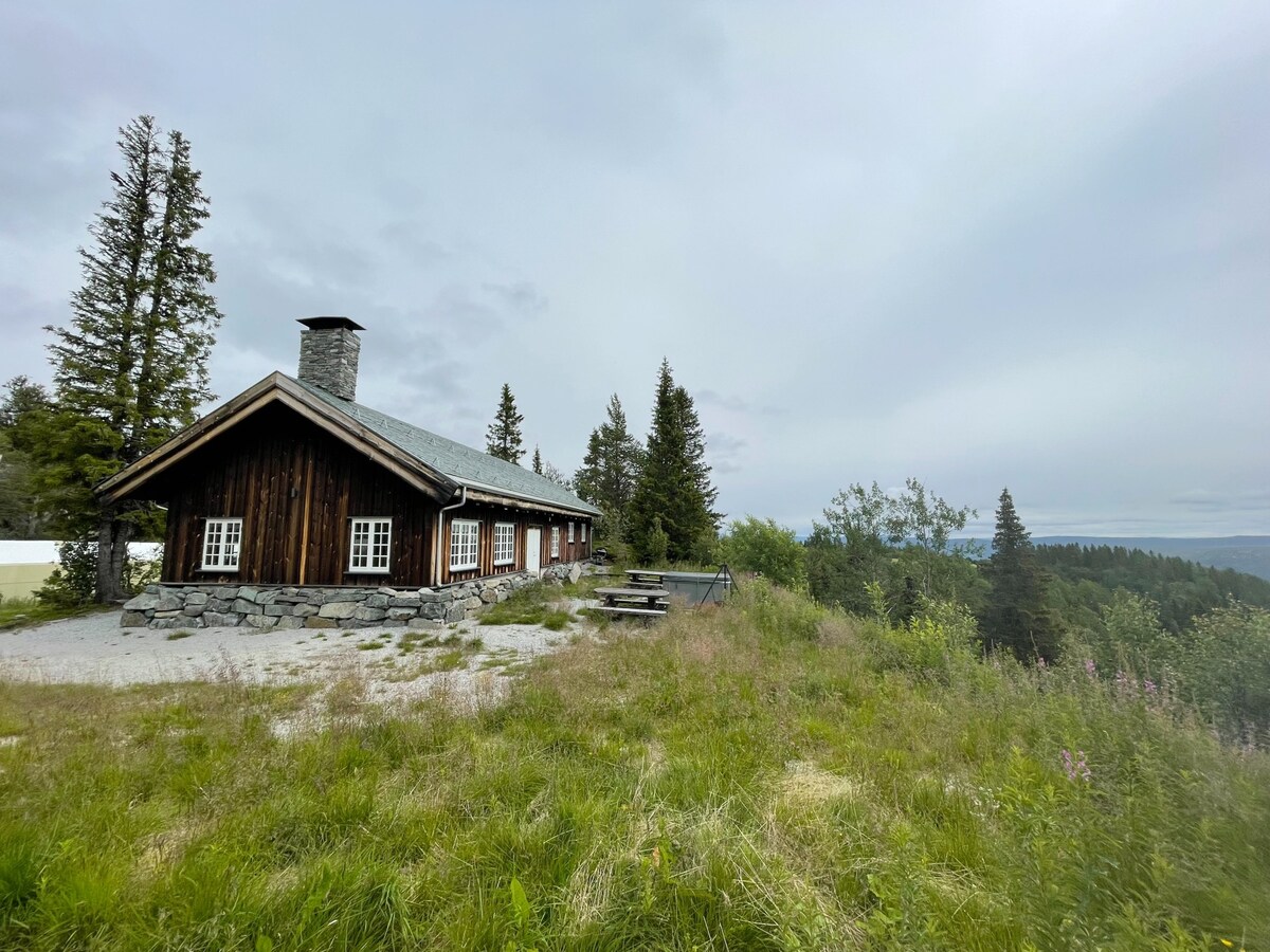 Grindastugu cabin next to Liatoppen ski centre