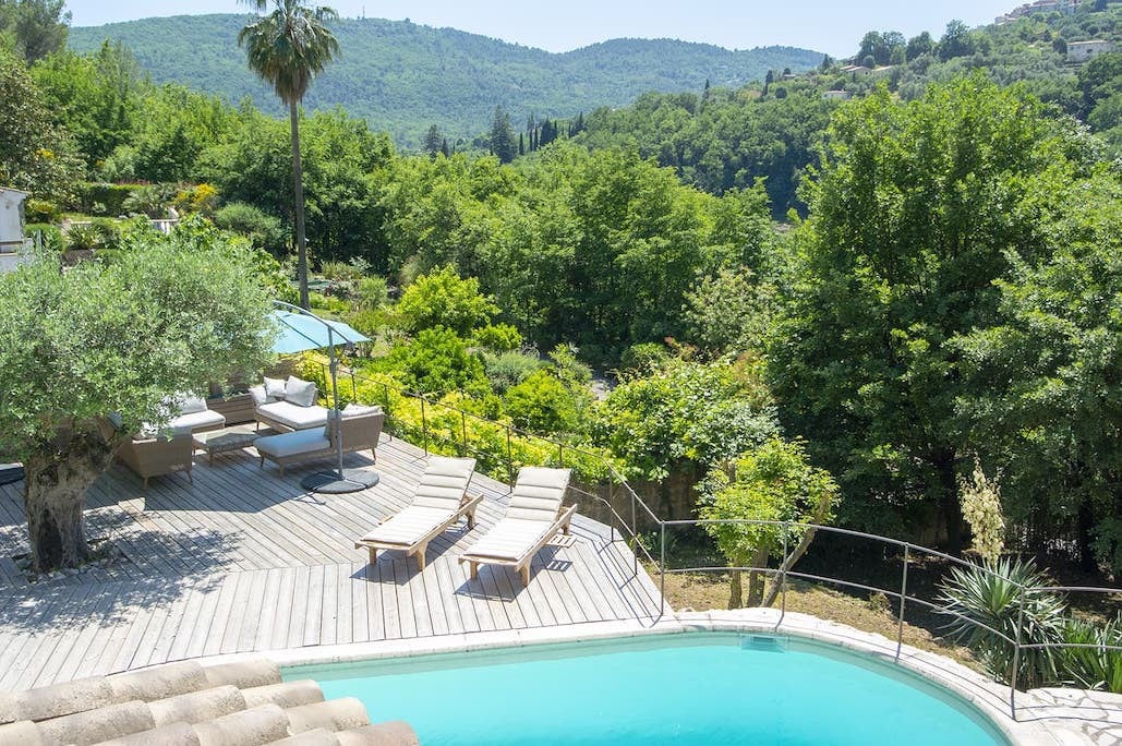 A gem in greenery : typical provencal mas