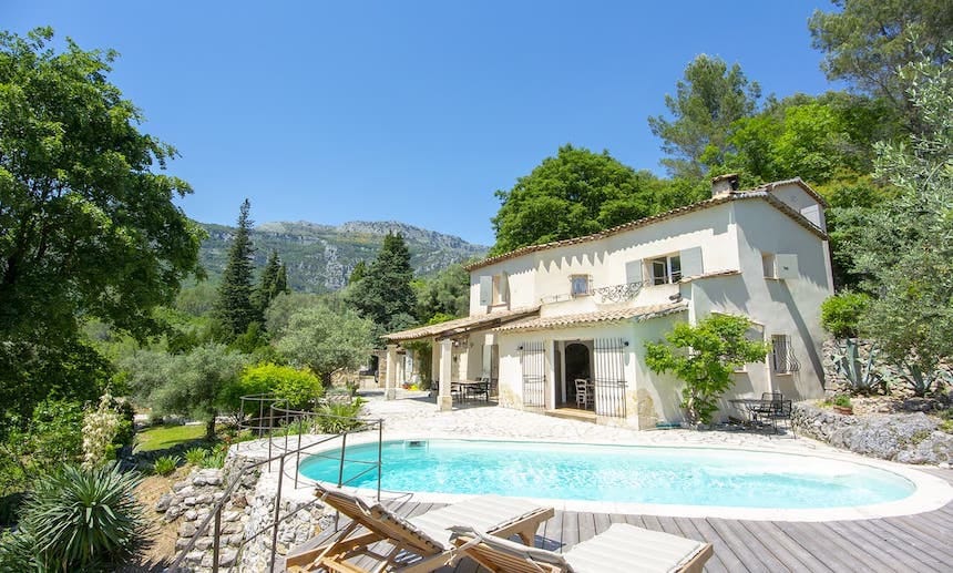 A gem in greenery : typical provencal mas