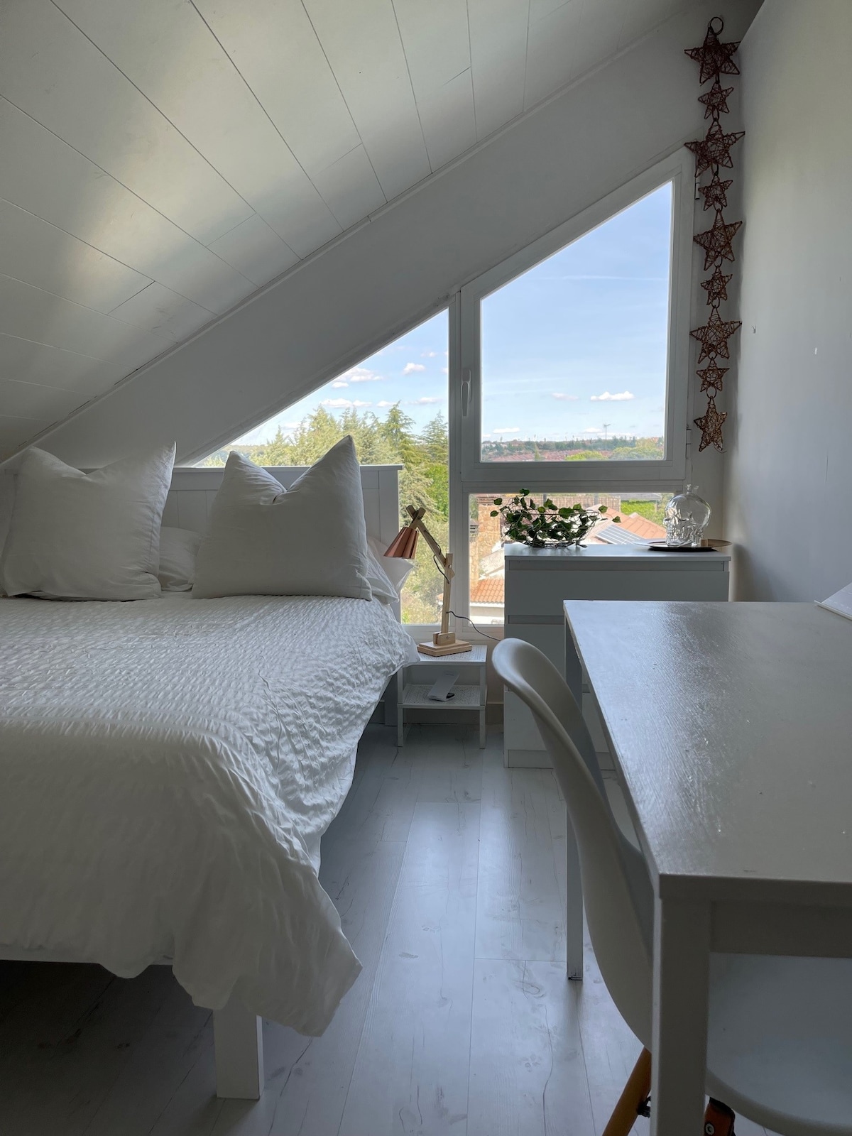 2 Private Rooms with Cosy Vibes  Close to Madrid