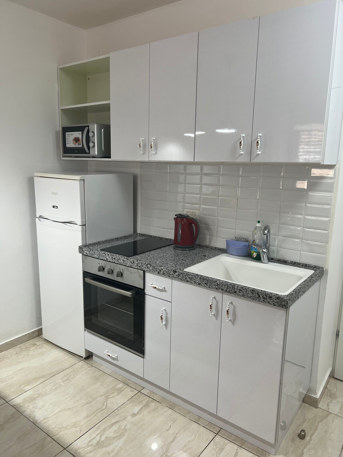 Apartment in Bat Yam (Dinara-2)