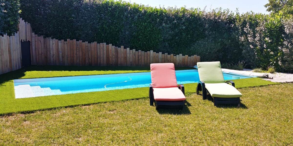 Maison contemporaine avec piscine privée chauffée