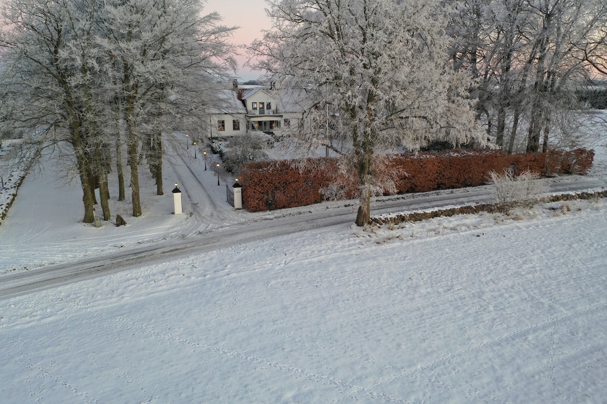 Gårdsliv på Åkeslund