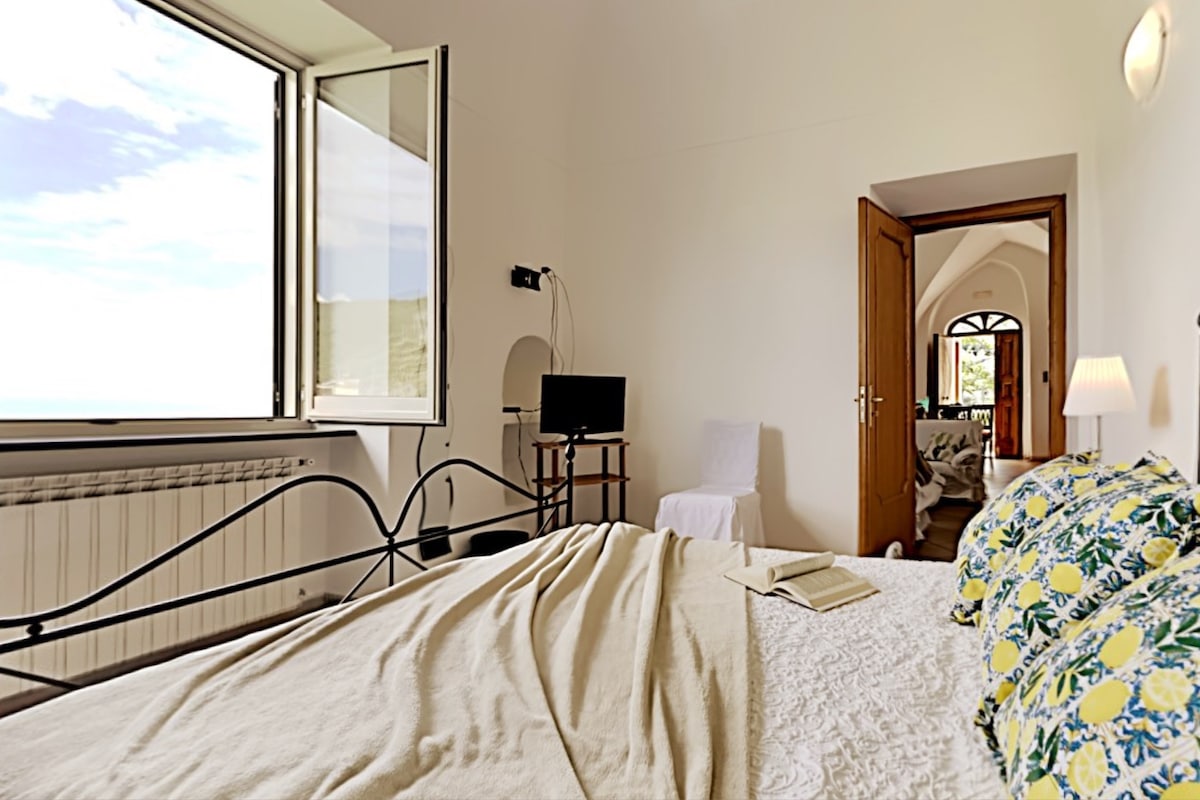 阿马尔菲海岸（ Amalfi Coast ）的舒适房子，可欣赏美丽的海景