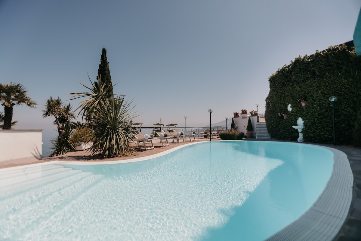 Villa Bianca Sorrento Amalficoast景观，可欣赏泳池，健身房