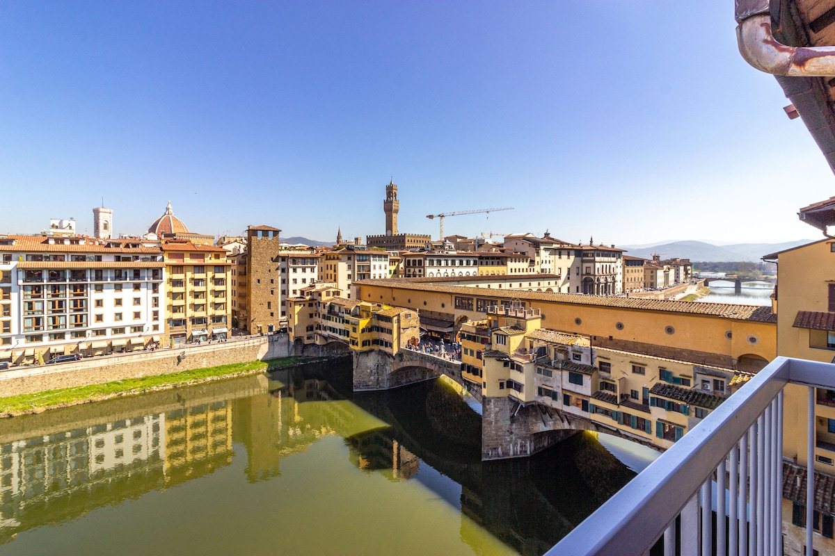 Ponte Vecchio露台，景色迷人！ ！