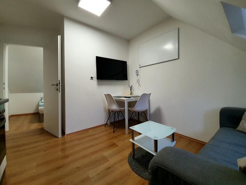 Linz Near Train Station: Cozy Apartment