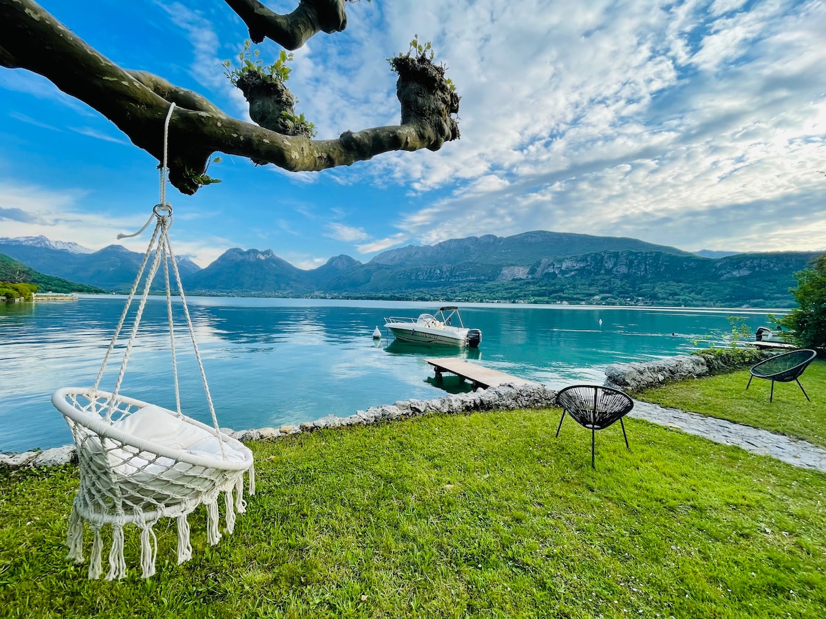 Les Clapotis: maison pieds dans l’eau lac d’Annecy