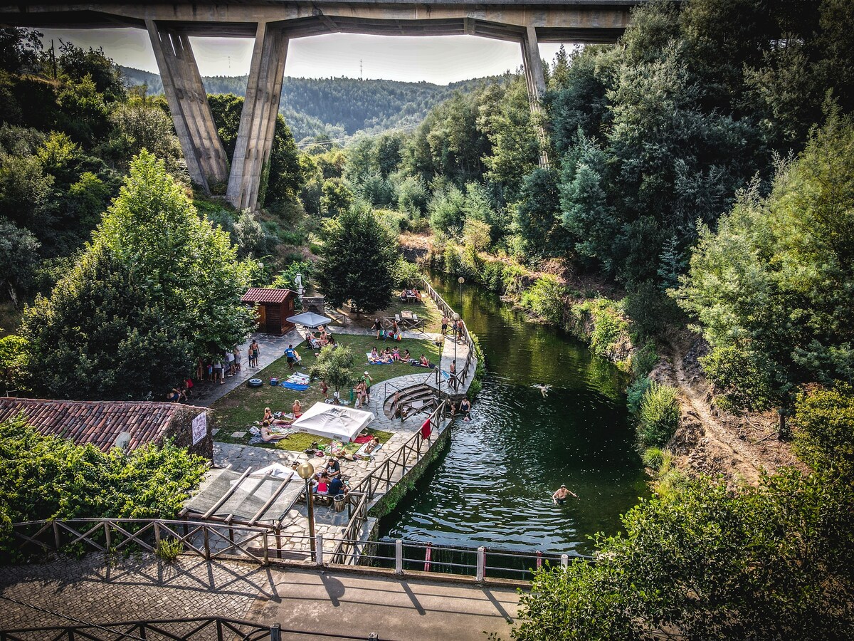 Casa Mega Fundeira, natureza e praia fluvial!