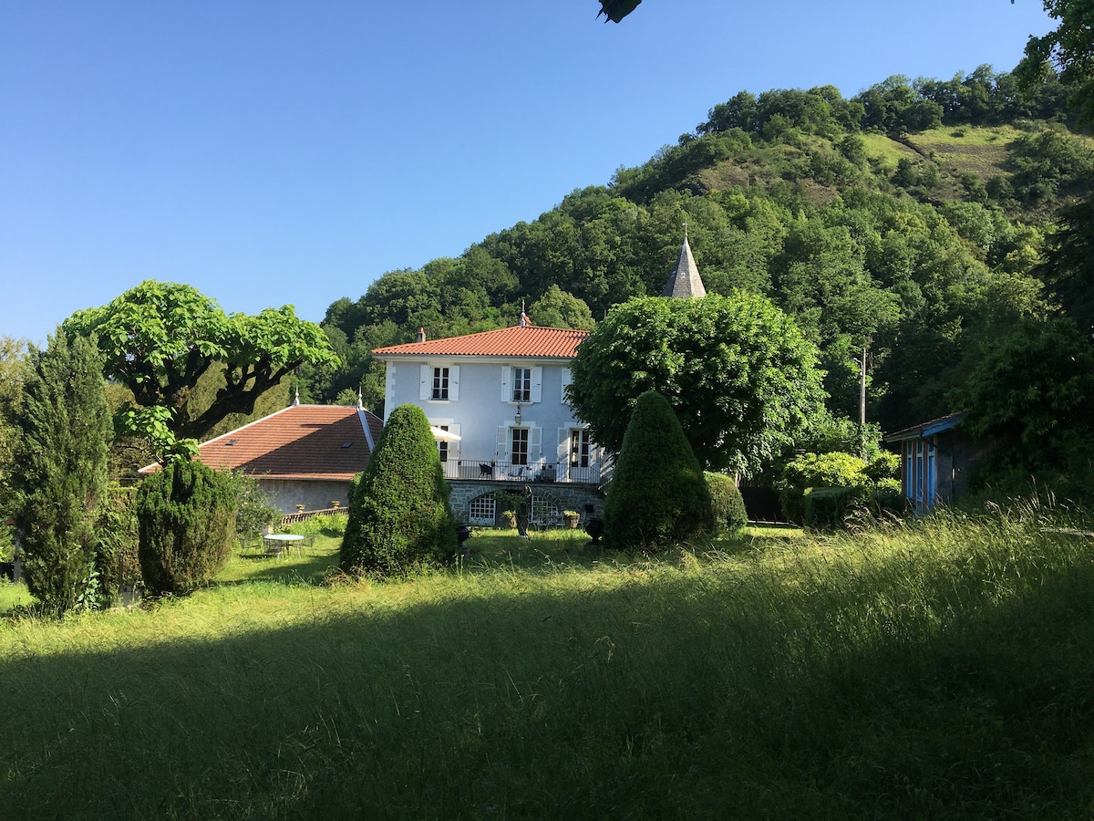 沙特雷斯山脉迷人家庭住宅