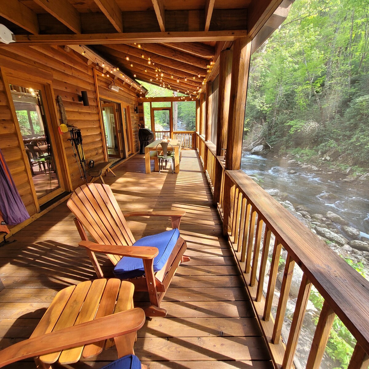 怀特沃特山原木小屋