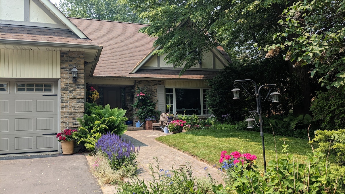 Greater Toronto B&B - Your Oasis Away