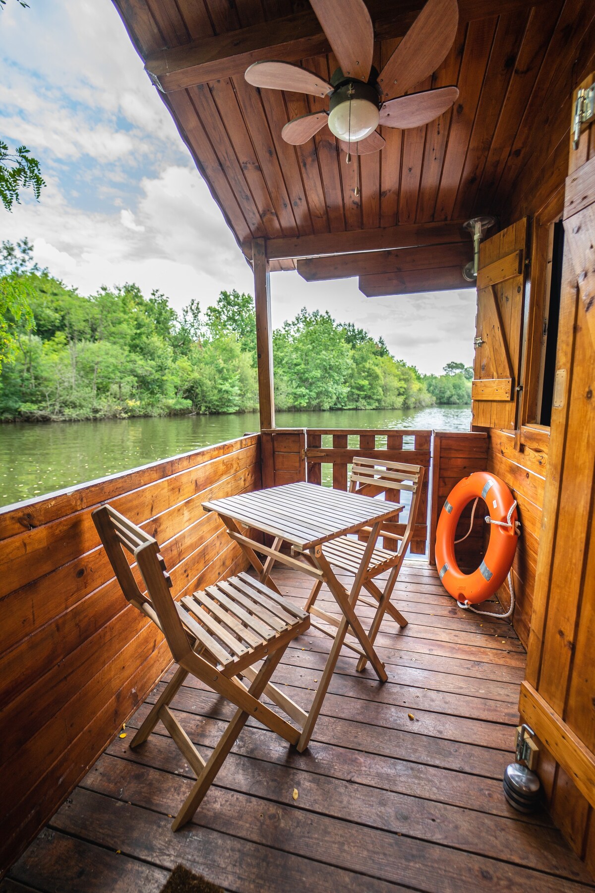 chalet flottant, Dahu Wake Park, Saint Emilion