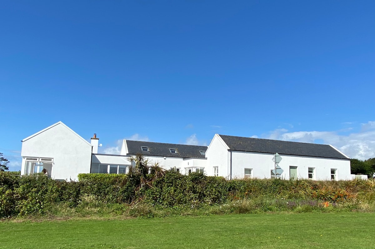 Beautiful house near the Greenway - stunning views