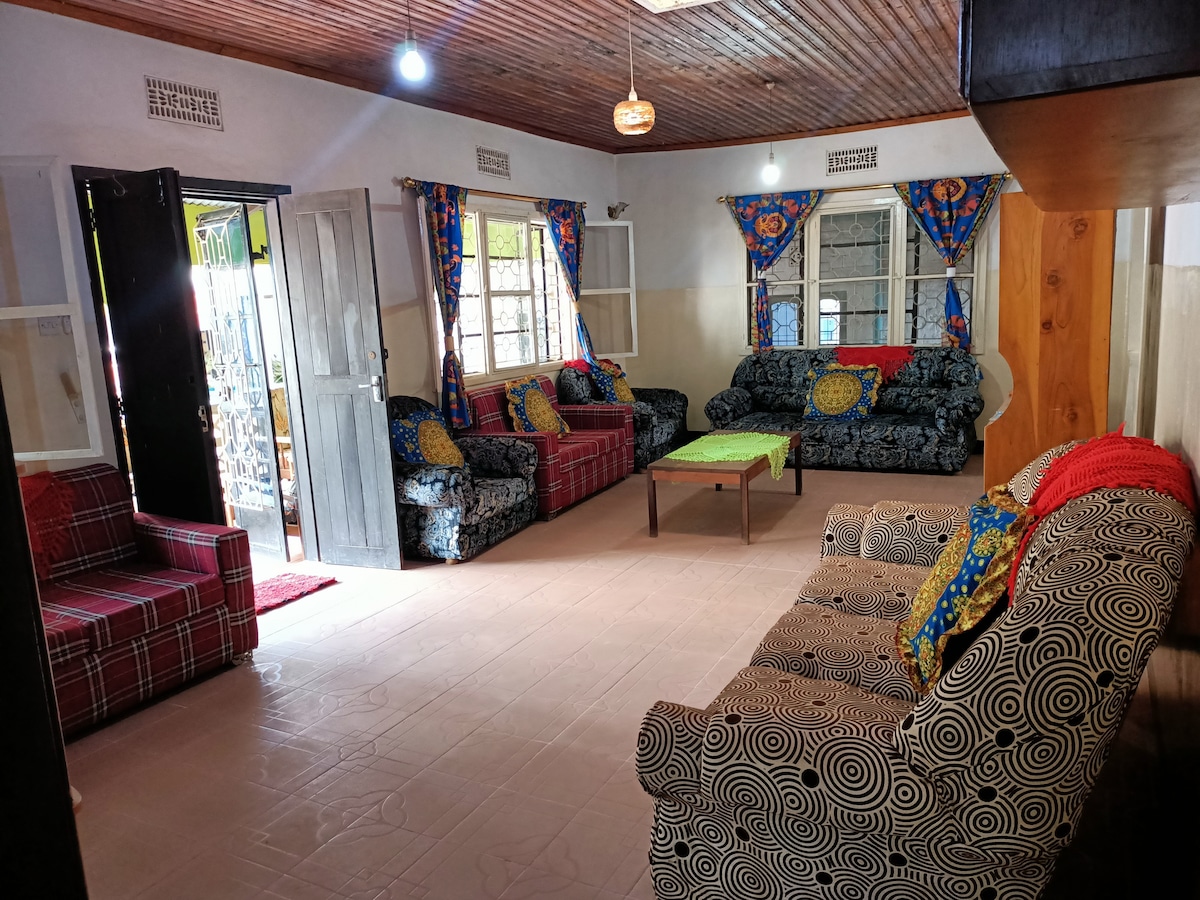 Charming Stay at a Women-Empowerment-Center (NGO)