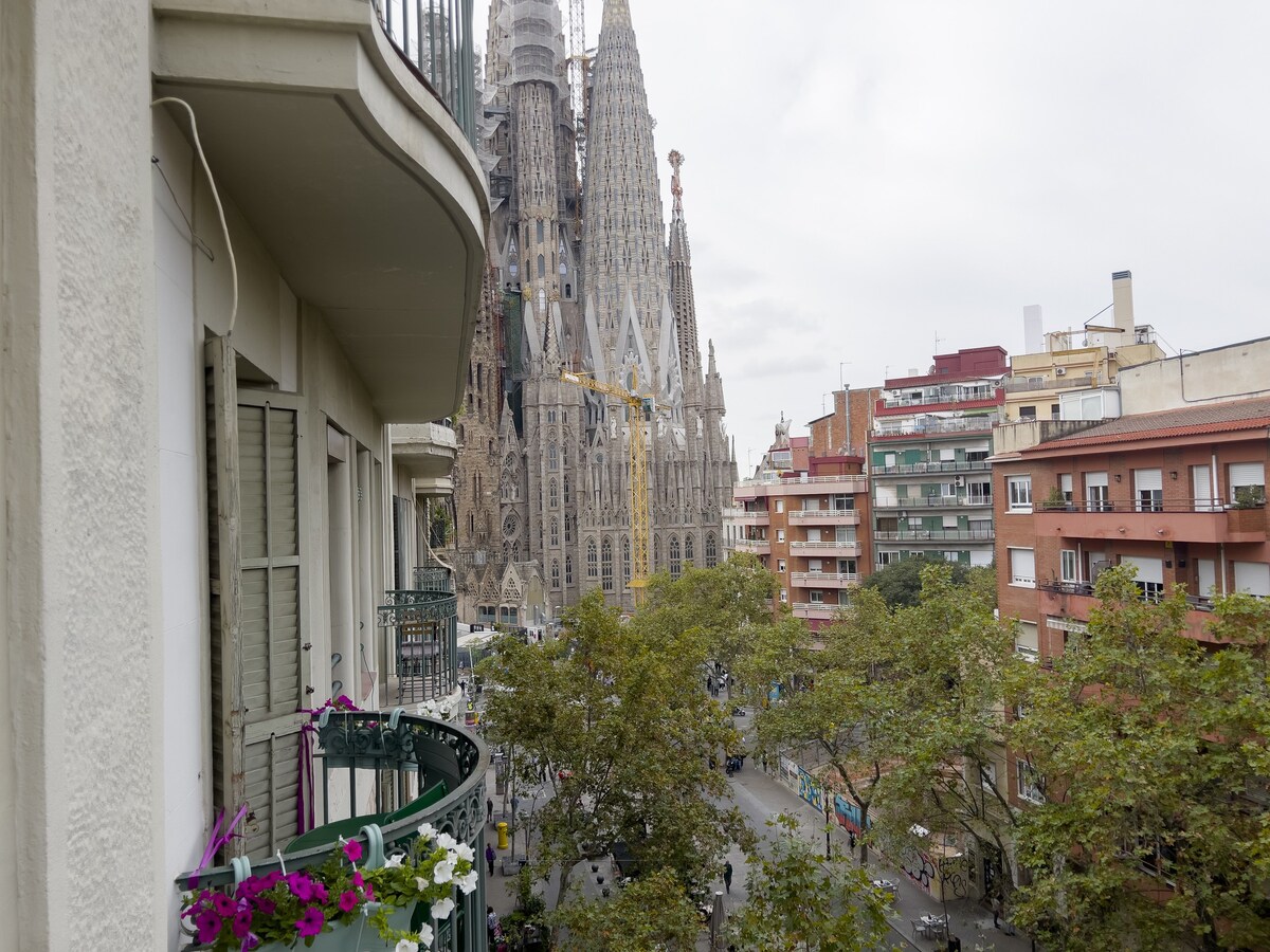 Gaudi Enjoy BCN的顶级景观和早餐