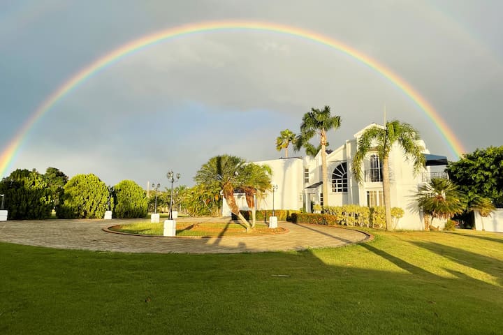 Aguadilla Pueblo的民宿